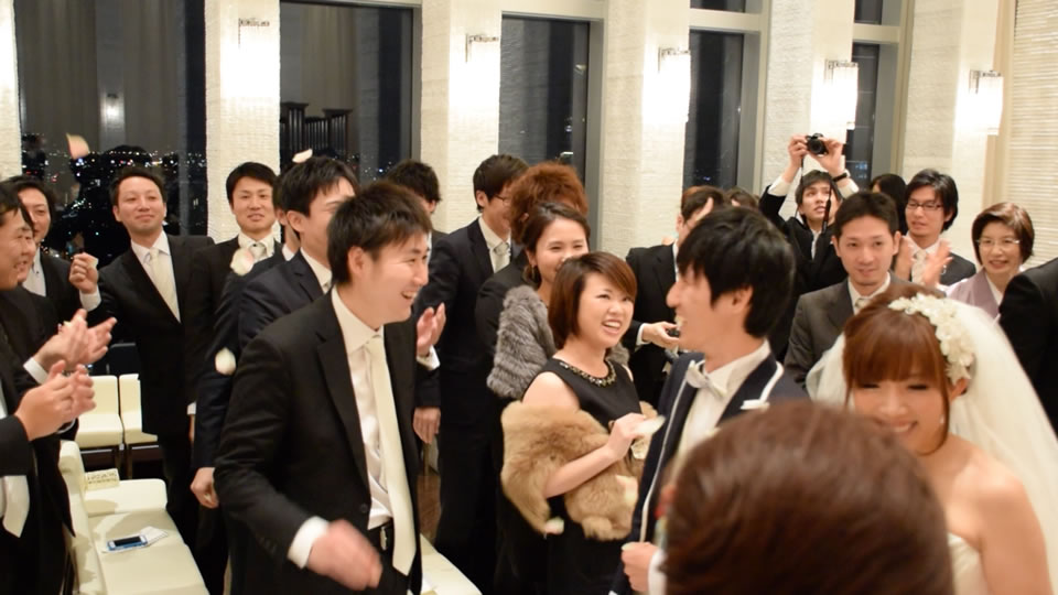 TAKAHIRO＆AYUMI　披露宴の演出でフォトシャワーを使用:photo
